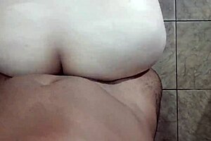 顺从员工接受老板大鸡巴