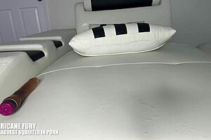 I Can Squirt For A Whole Minute With Intense Masturbation