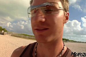 18 Year Old Amateur Getting Her Mouth Fucked On Mofozo Com 😘