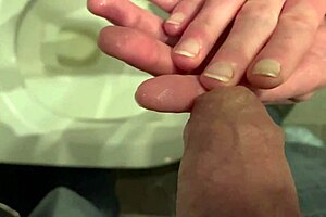 i keep his dick when he pees and wash hands in pissing