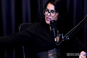 Barbara Sol and Bia Hot have the best moments in their podcast, with handjobs and orgasms on sheer red!