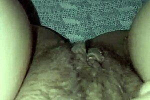 Una milf con la fica peloso e aperta sensual fetish sex pornstar