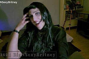 I-i watch britney's goth blowjob