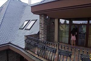 old4k passioneret sex med hendes forlovede, daddy-stil 😍