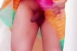 辣印度人妖裸体跳舞，用身体挑逗