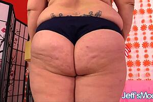 Luscious Mature BBW Cami Cooper Uses Fucking Machine For Solo Sex