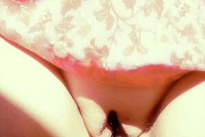 Mature cougar flashes her huge cunt and big pussy lips in exhibitionist scene