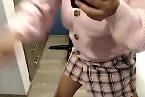 Sexo y masturbación muuuuuy rico, the latina housewife riding her husband hard.