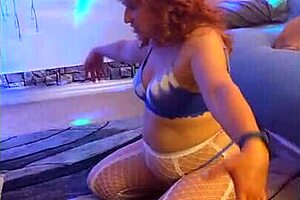 Watch Steffi Butterfly dance with her pussy!