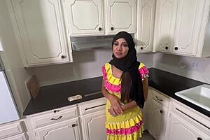 Amira Ali Masturbates