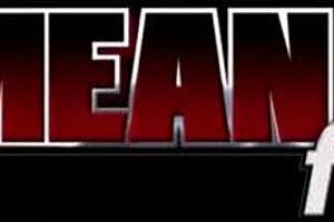 丰满Cassandra Cain邀你欣赏她的美脚