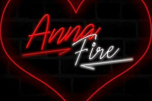 Curvy Mommy Gets Fingered Barefoot While Husband Might Catch Us