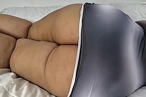 who wants to fuck my big fat ass, this latina mommy with huge pussy lips and legs?