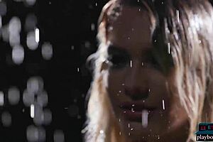 Big Ass Petite Milf Blonde Kenna James Hot Solo Striptease.