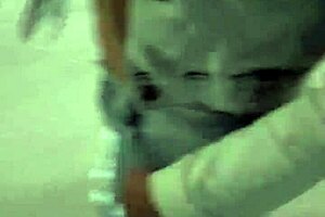 Mi cuñada toda peda y enfiestada abrió las piernas para follar en la calle me corrí dentro de su coño caliente.