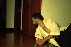 Foot fetish and wild fuck on first Tinder date with latina milf! 🔥