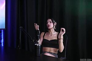 Debora And Vitoria's Hot Outdoor Moments!