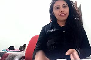 what bizarre fetishes does sarah rosa explore in her vlog?