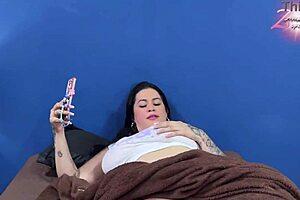 Hey, just masturbating with my huge toy to start the day right, feeling so good.