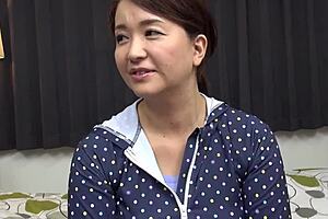 How Many Aunties Would Let You Have Sex With Them If You Approached Them On A Deserted Farm Road And Seduced Them? 😏