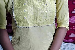 Desi Bhabhi Feels Intense Pleasure From Beggar Boy's Long Fucking