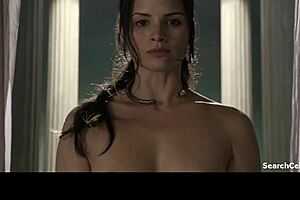 lucy lawless and katrina law in spartacus 😊