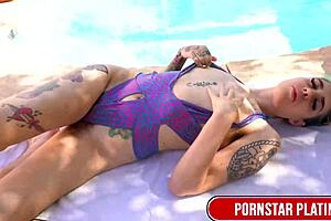 Jaxson Briggs fucks Pearl Sage's pussy!