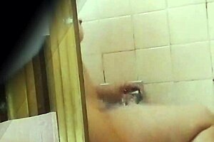 Espiando A Profesora Colombiana En Viaje De Promoción