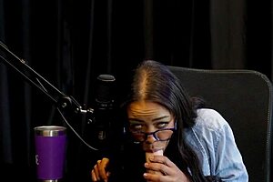 Morena safada mostra o seu boquete mostra os peitos e a bucetinha gostosa depois de falar que não se sentiria a vontade com cuspe - alice vasconcelos watch on sheer red especial páscoa