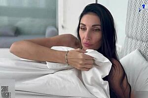 I watch top model get cum on her face