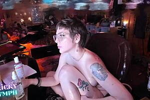 What Happens In This Stream Clip?