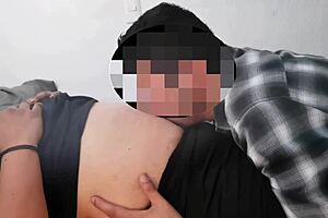 milf girl belly button licking leads to orgasm