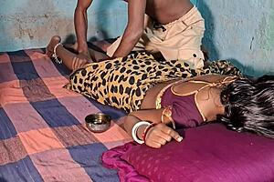 Desi sexy wife gets full pussy fuck after messaging