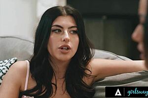 Gal Ritchie Mischievously Sabotages Jennifer White's House Sale