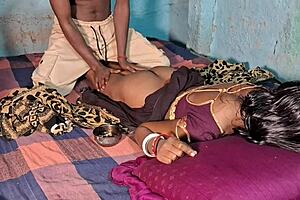 Desi sexy wife gets full pussy fuck after messaging