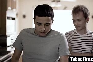 卑鄙继子能用成熟双插真正照顾抑郁后妈吗？