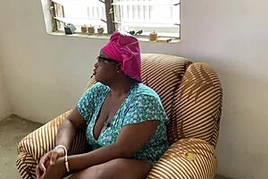 having a chichat with my mummy go about how i could satisfy her on bed