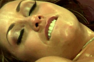 Watch the dirty housewife use her massager