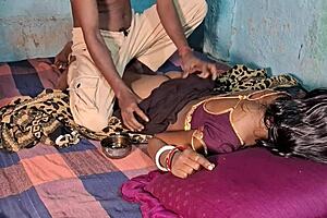 Desi sexy wife gets full pussy fuck after messaging