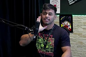 É DIFÍCIL COMER UMA MENINA NÃO TEVE PROPOSTA DE FETICHES NOJENTOS MOSTROU UMA POSIÇÃO PRA FAZER SEXO E UMA SENTADA