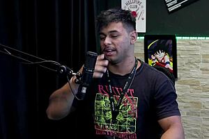 É DIFÍCIL COMER UMA MENINA NÃO TEVE PROPOSTA DE FETICHES NOJENTOS MOSTROU UMA POSIÇÃO PRA FAZER SEXO E UMA SENTADA