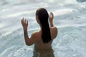 Monika Fox rims and showers in pool 😘