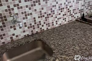 omg, this brazilian maid lifted her dress in the kitchen and i pounded her big ass hard 😈🍑🔥