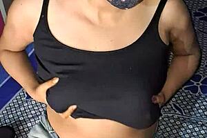 Ohhh, Sooo Hot Big Boobs Bhabhi.