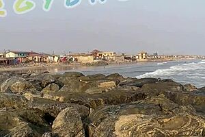 情侣公共酒吧海滩闪现暴露