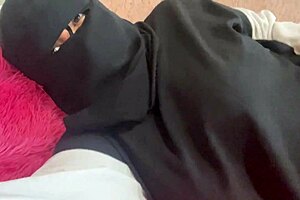 Fatma Masturbates In Panties Close Up!