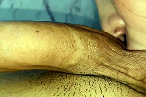 pillado, mi vecina caliente usa dildo sola! 😏🍆