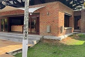 Mature Colombian Housewife Cheats With Big Black Cock