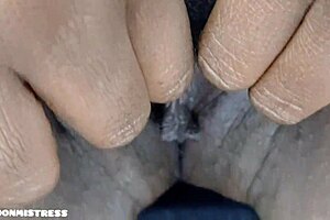 Mature Woman Masturbates Fat Pussy