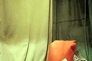 esclave f autoseance striptase caresses et magic wand